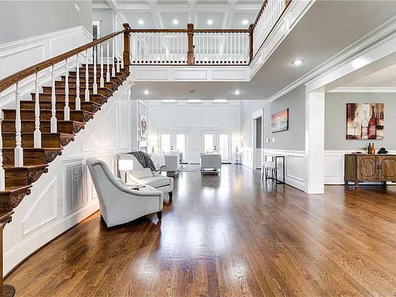 3rd image of 3619 Noble Ave
