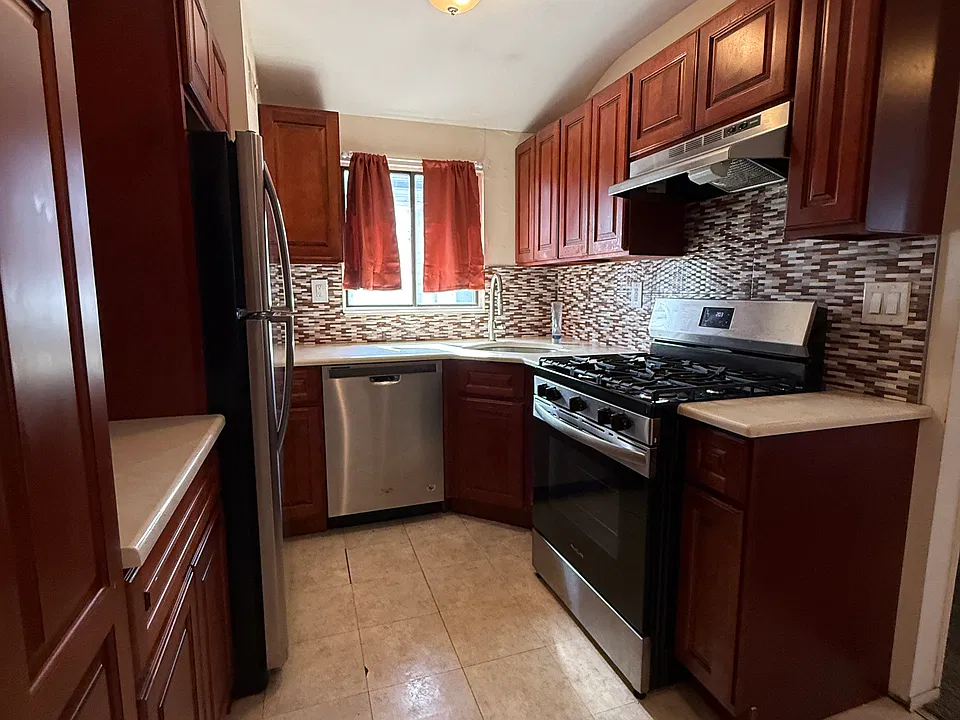 78 Luke Ct #2