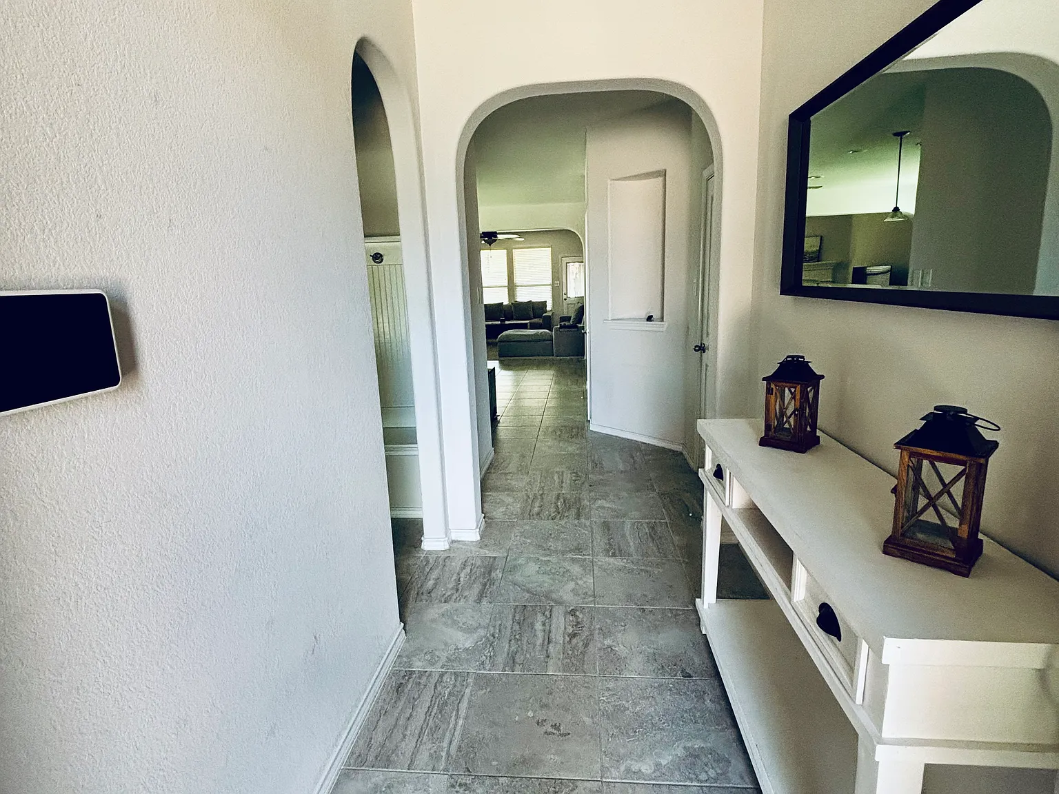 4 bed, 2051 sqft, $2,550 — Photo 3