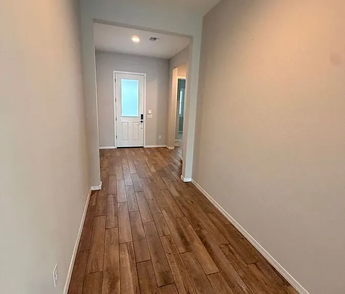 5151 N 181st Dr — Photo 4