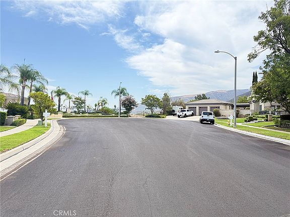 5th image of 1660 Alamitos Cir
