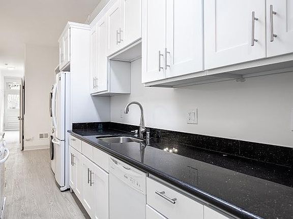 3rd image of 2508 Folsom St