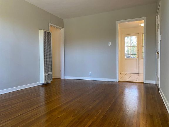 2nd image of 1860 N Kingsley Dr APT 2