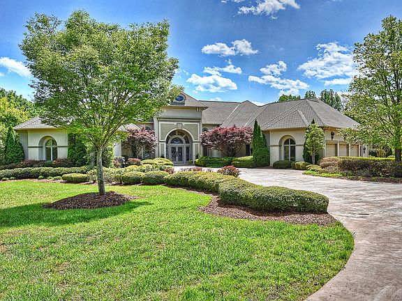 4th image of 3132 Oak Brook Drive