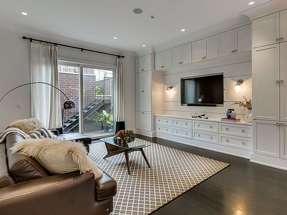 4th image of 2119 W McLean Ave