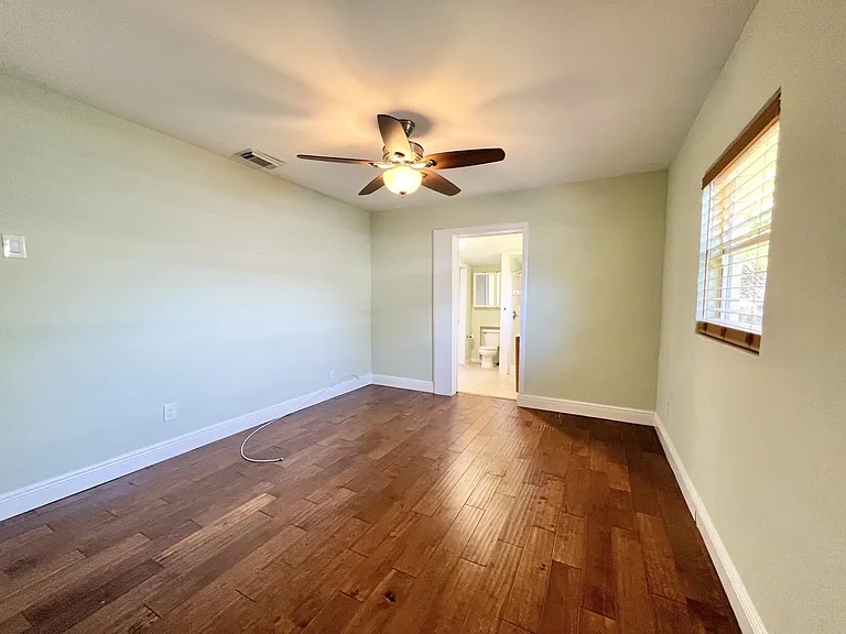 310 Dickson Dr — Photo 18