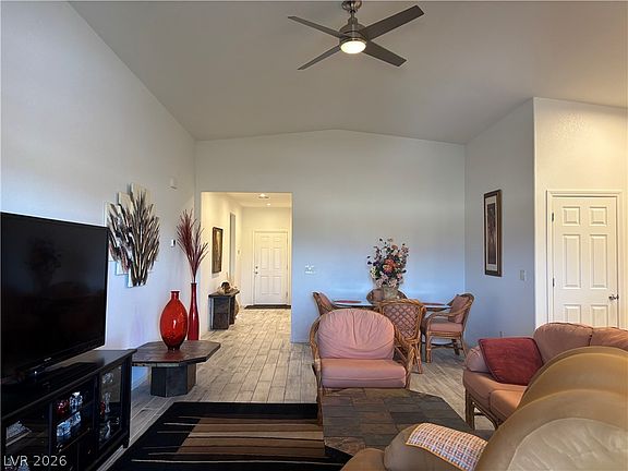4th image of 3558 E Moffat Ave