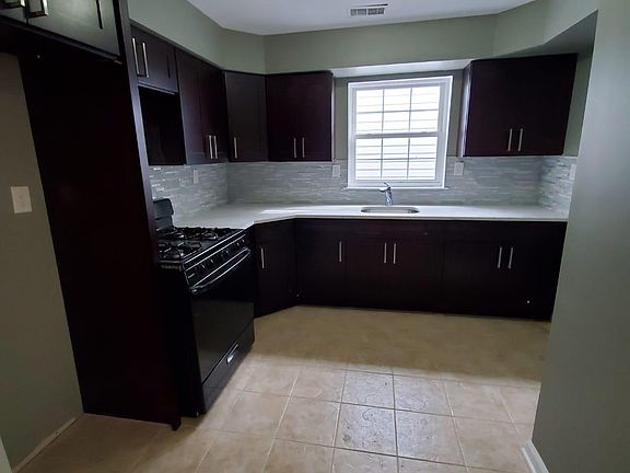 3rd image of 98 Columbia Ave #1B