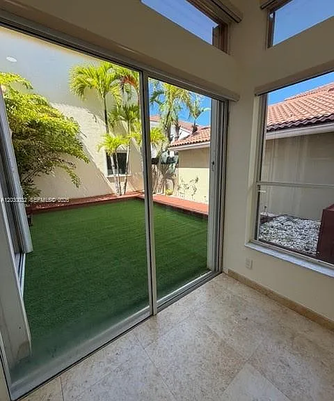 1125 Satinleaf St — Photo 9