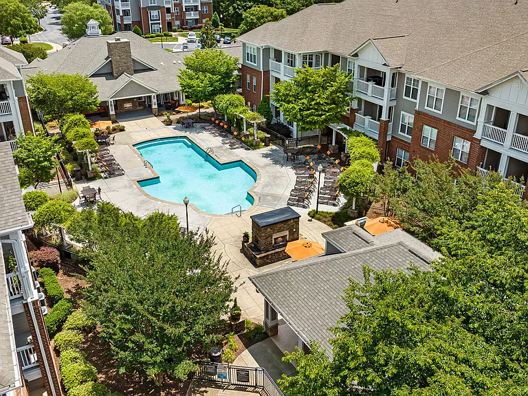 Windsor At Tryon Village — Photo 37