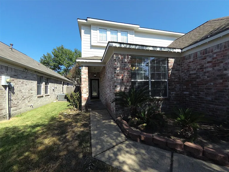 18418 Burgundy Sky Way — Photo 3