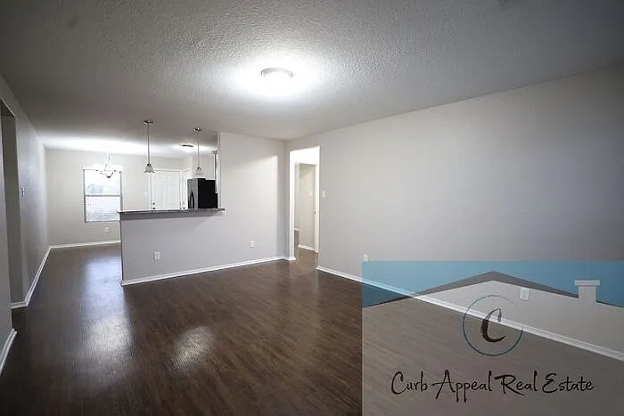 3883 Saddlecrest Dr — Photo 2