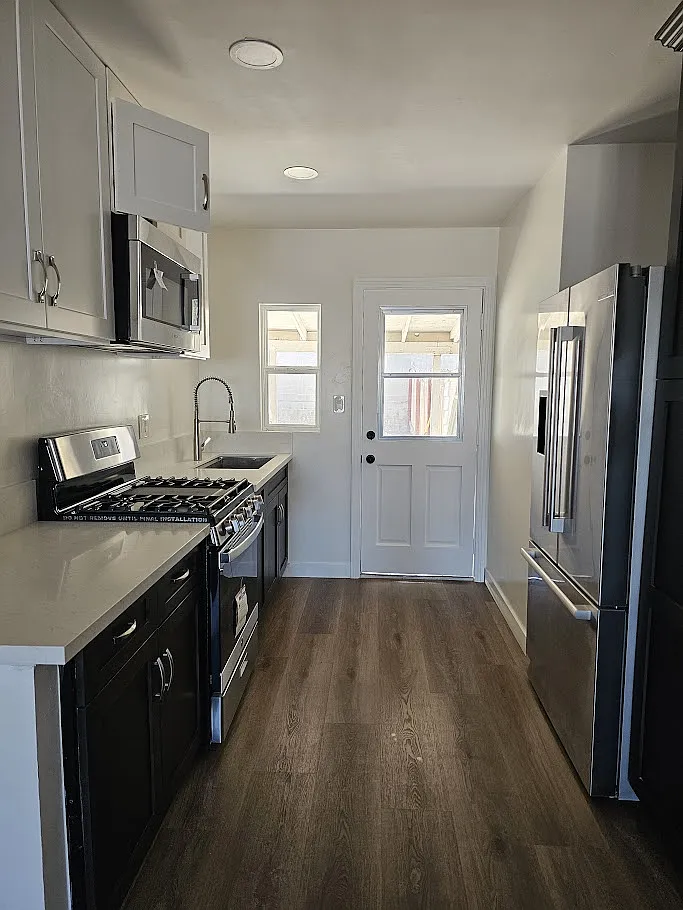 2 bed, $2,850 — Photo 2