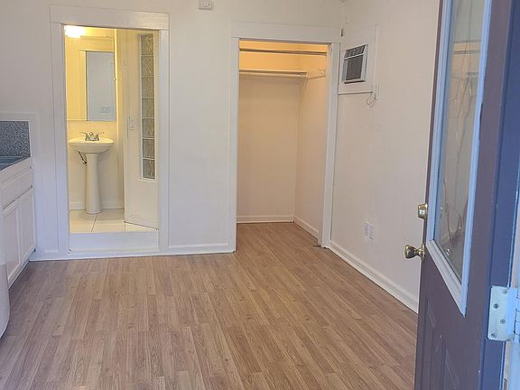 5th image of 2117 3rd St Unit C