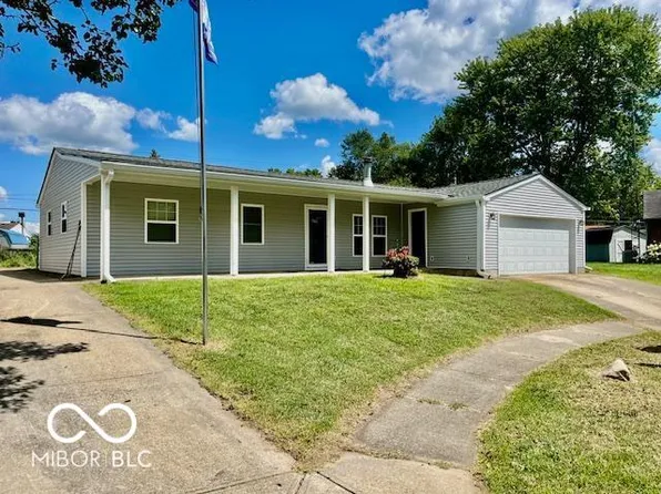 1009 S Cross Ct, Edinburgh, IN 46124