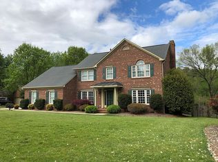 1526 Worthington Pl, Greensboro, NC 27410