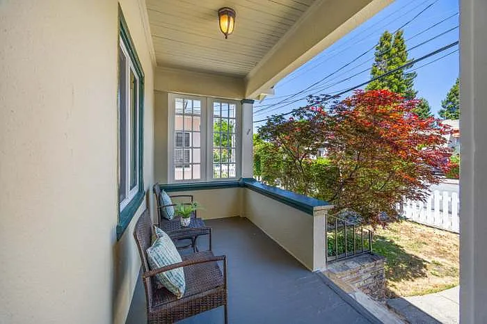 303 Highland Ave — Photo 3