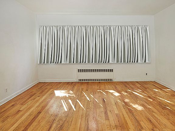 3rd image of 3528 Riverdale Ave #1
