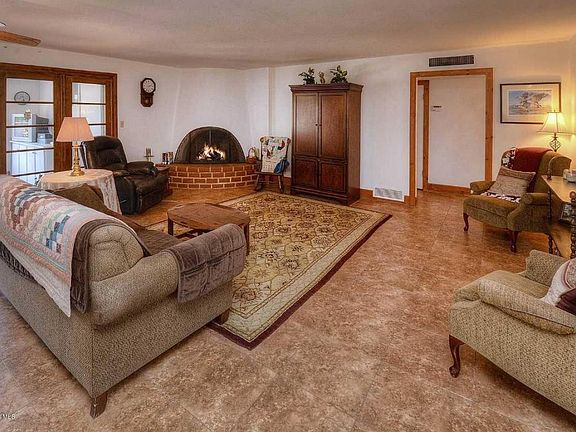 5th image of 205 E El Valle