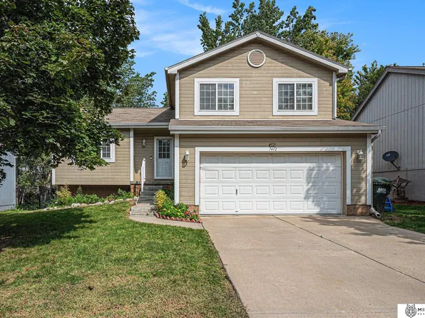 7412 Wyoming St, Omaha, NE 68122