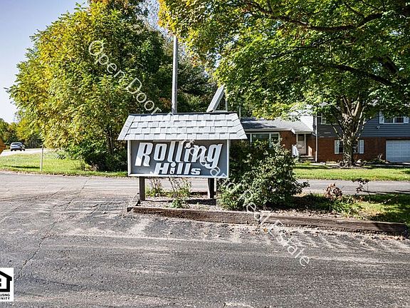 3rd image of 6317 E Hills Rd