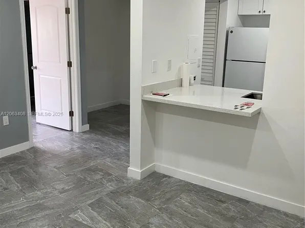 8305 SW 72nd Ave APT 109A, Miami, FL 33143