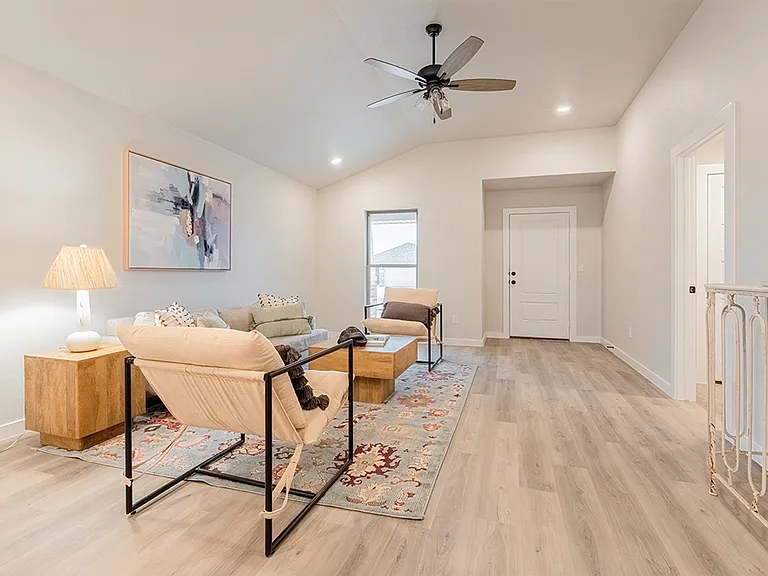 5548 Auburn St — Photo 4