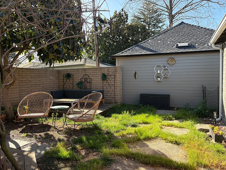 Danbury St — Photo 8
