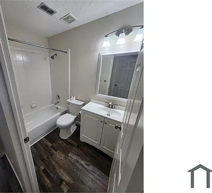 2525 Johnson Dr — Photo 5