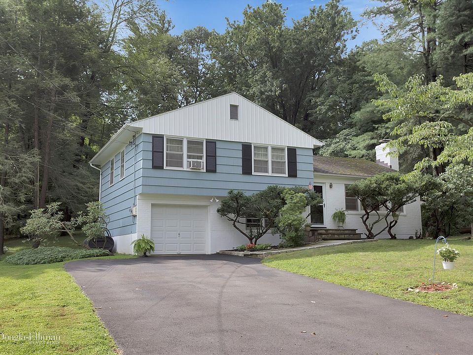 1st image of 60 Lily Pond Ln