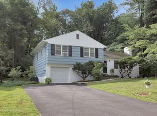 60 Lily Pond Ln, Katonah, NY 10536