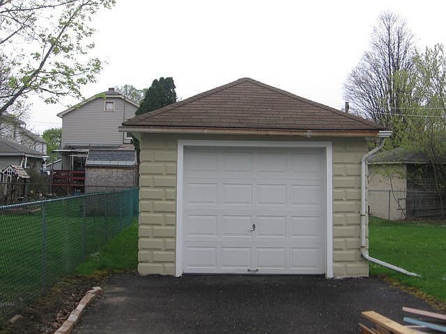 2nd image of 126 Bernice St