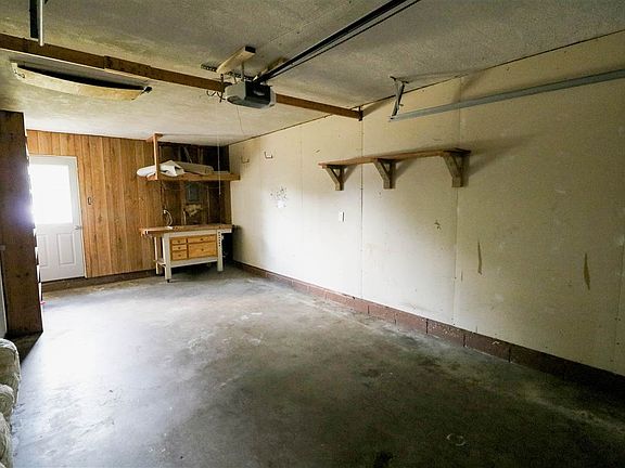 5th image of 218 W Price Ave