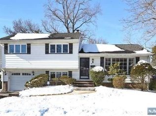 136 Avon Pl, New Milford, NJ 07646