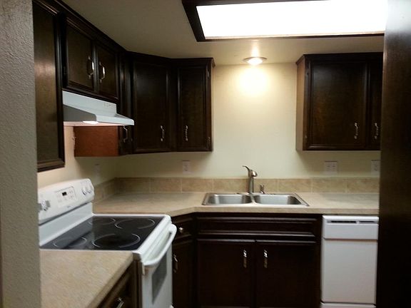 4th image of 8415 Edgewater Dr SW