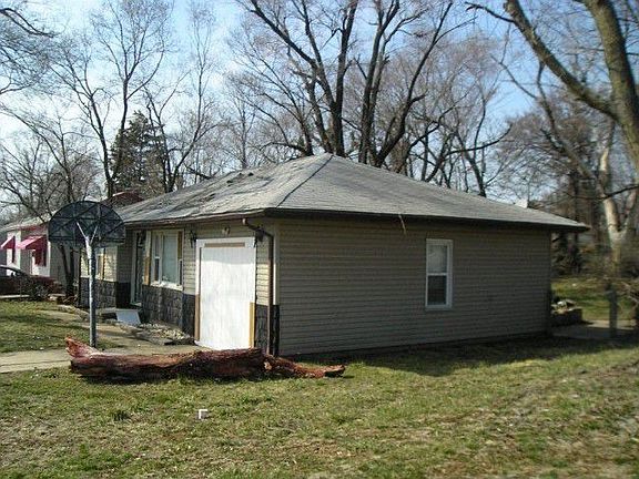 2nd image of 3312 E 75th St