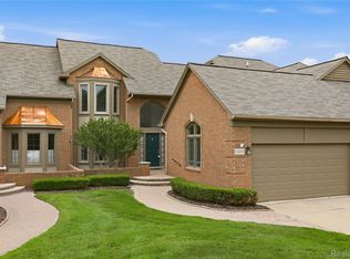 54698 Bellingham Dr #56, Shelby Township, MI 48316
