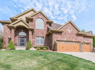 1477 Tulip Tree Ln, West Des Moines, IA 50266