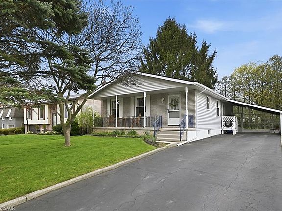 3rd image of 17 Richardson Dr