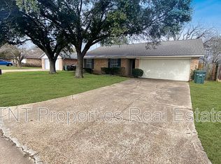 2921 Wildflower Dr, Bryan, TX 77802