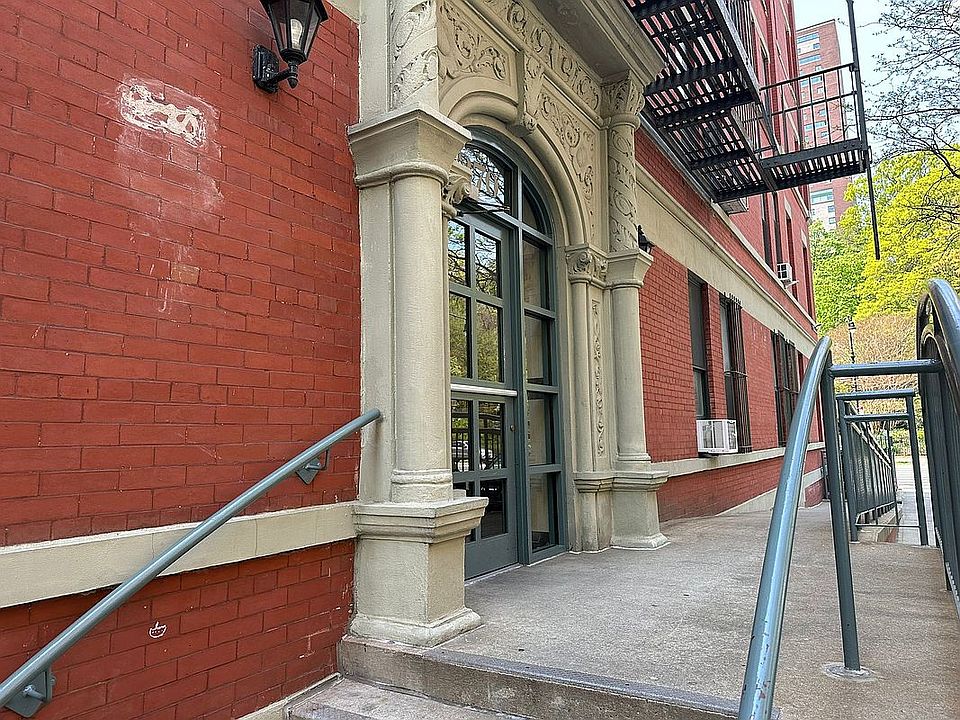 1st image of 370 W 118th St APT 4E