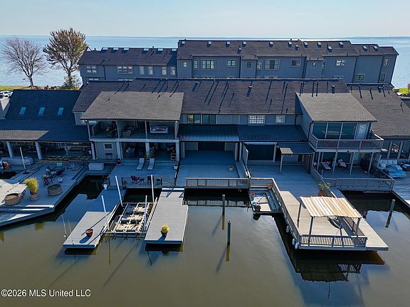 3rd image of 14 Breakers Ln