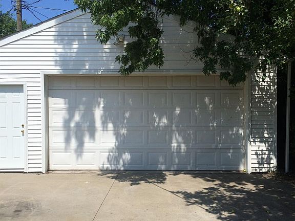 3rd image of 20431 Fuller Ave