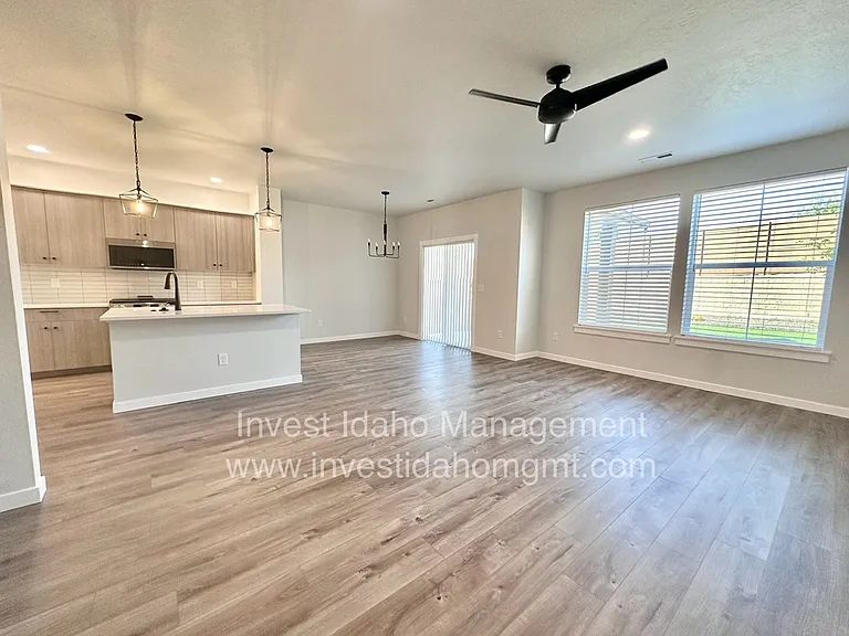 6832 W Corona St — Photo 12