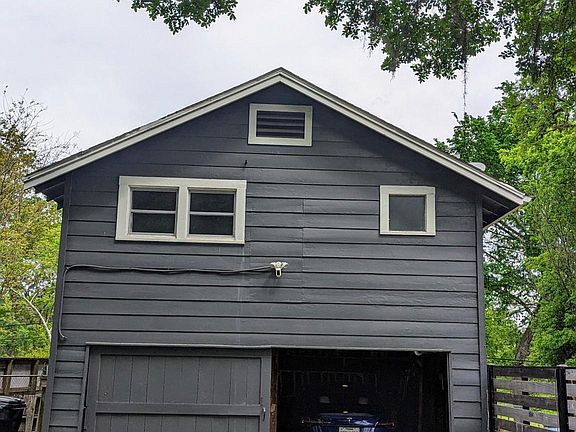 3rd image of 6325 N Haywood Dr