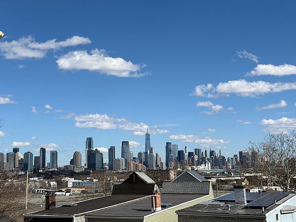 4th image of 192 Arlington Ave #B