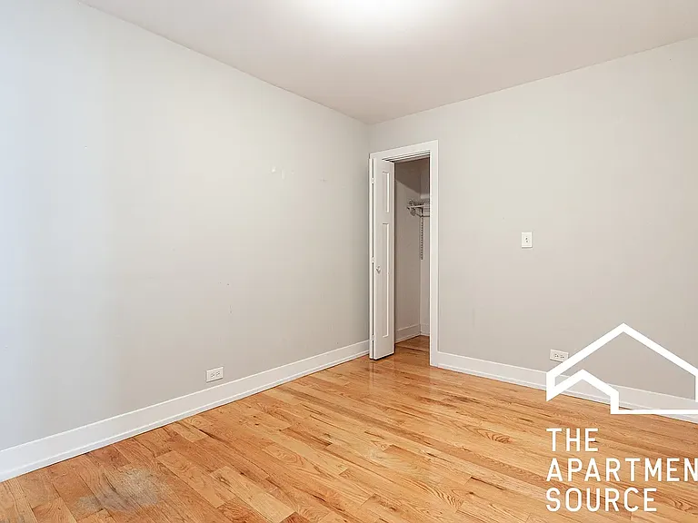 437 W Roscoe St #1 — Photo 9