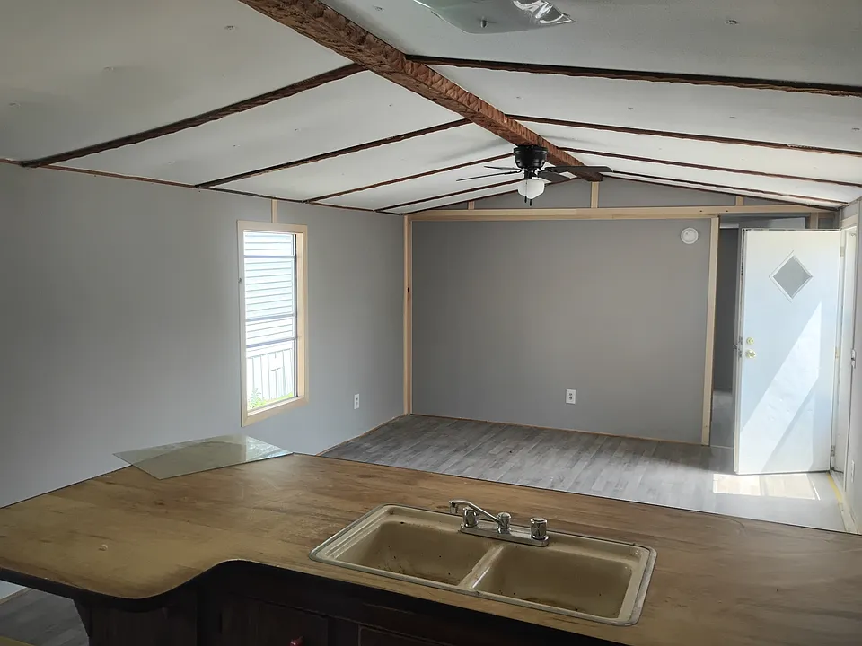 2214 Willamette Rd