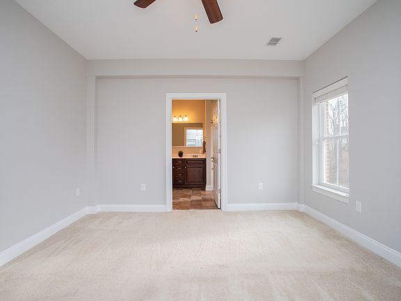 3rd image of 31 Gables East Way APT 202