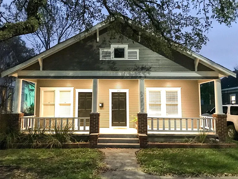 210 Tabor St — Photo 1